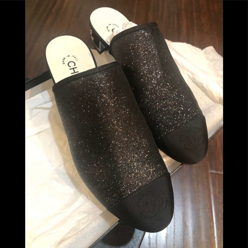 💐CHANEL💕 Glitter mules with “CC” logos EUR38/US8